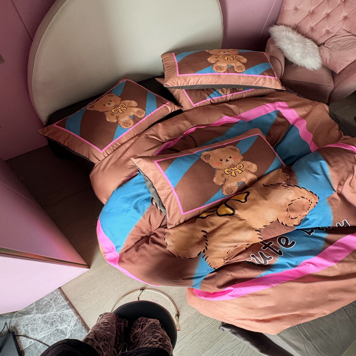 91家纺网 家纺一手货源 找家纺 丽斐 2025新款磨毛数码印花四件套 磨毛咖蓝beat