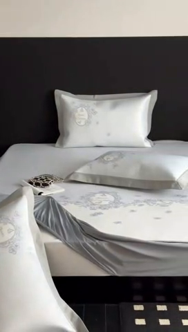 91家纺网 家纺一手货源 找家纺 三味舒屋 2025新款凉感抗菌南法恬谧系列大版数码印花冰丝床席-床笠 曼塔蓝-床笠款