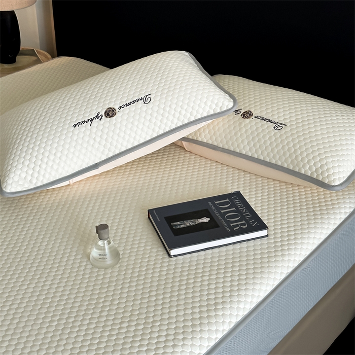 91家纺网 家纺一手货源 找家纺 笙意家纺 2025新款豆豆凉感软席-兰娜 兰娜-柔光白