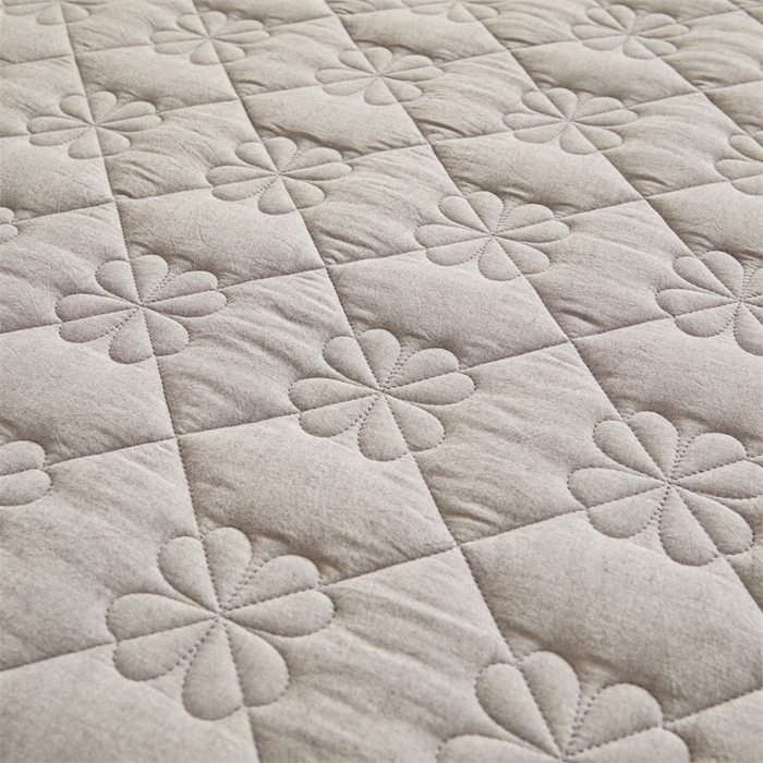 91家纺网 家纺一手货源 找家纺 3C 2025新款A类全棉四叶草防水隔脏床笠 防水 浅语-云雾灰