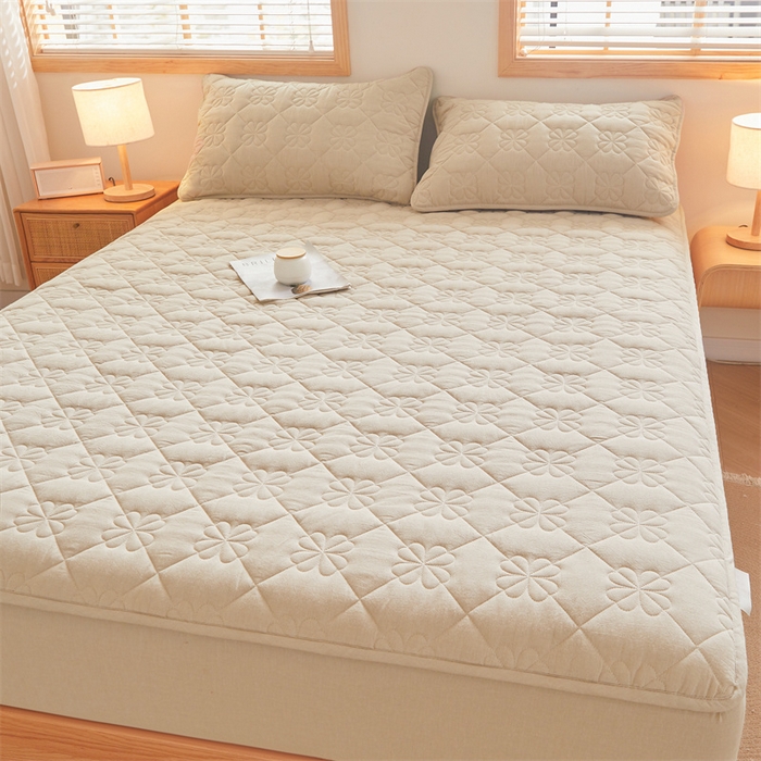 91家纺网 家纺一手货源 找家纺 3C 2025新款A类全棉四叶草防水隔脏床笠 防水 浅语-浅卡其