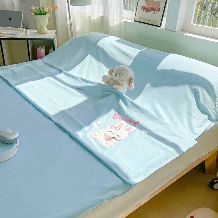 91家纺网 家纺一手货源 找家纺 柒星睡袋 2025新款款40支全棉纯色毛巾绣可拆分隔脏睡袋 小白兔 蓝