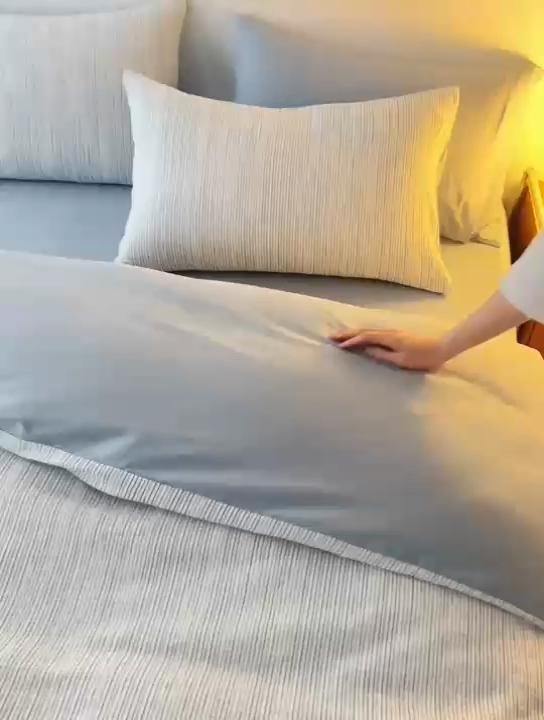 91家纺网 家纺一手货源 找家纺 千朵森  2025新款全棉色织提花条纹四件套 提花条纹-蓝