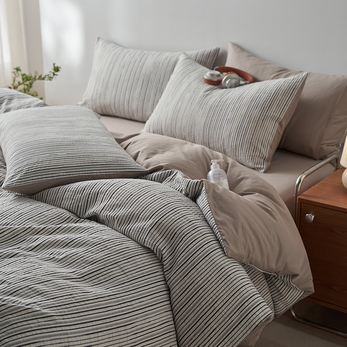 91家纺网 家纺一手货源 找家纺 千朵森  2025新款全棉色织提花条纹四件套 提花条纹-墨