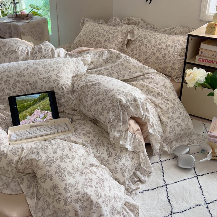 91家纺网 家纺一手货源 找家纺 希丞家居 2025新款云感提花双层纱花边四件套 山楂树下