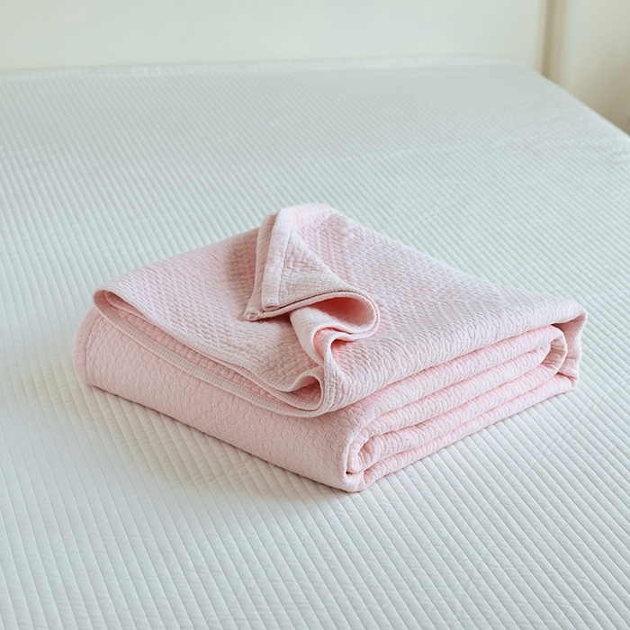 91家纺网 家纺一手货源 找家纺 （总）雯雨家纺2025新款A类全棉加厚六层纱提花纯色盖毯