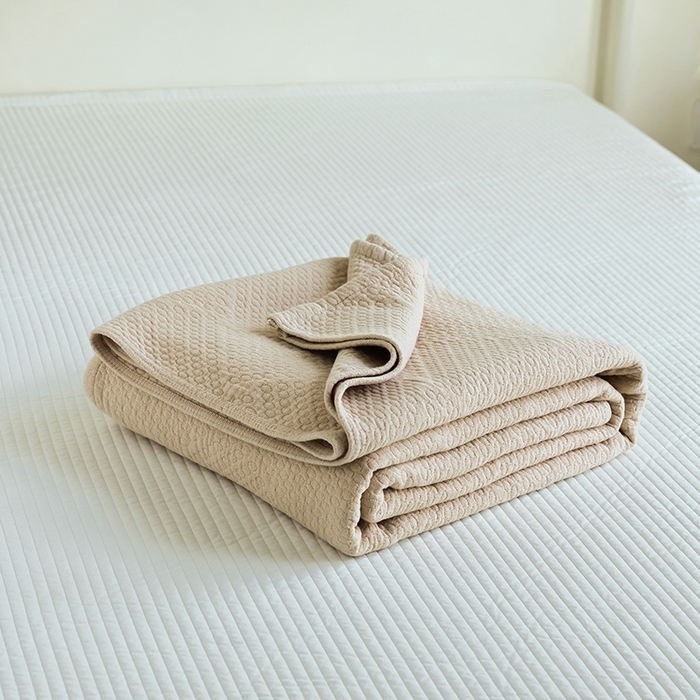 91家纺网 家纺一手货源 找家纺 雯雨家纺2025新款A类全棉加厚六层纱提花纯色盖毯 六层纱-卡其