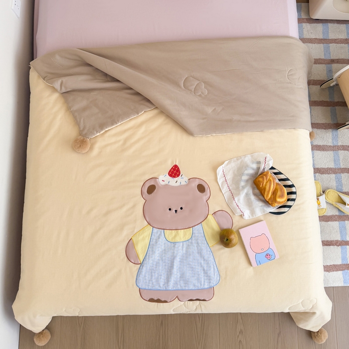 91家纺网 家纺一手货源 找家纺 喜多兔2025新款高精密人字棉贴布绣奶里奶气夏被夏凉被 咖色奶气小熊