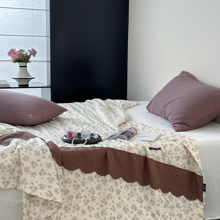 91家纺网 家纺一手货源 找家纺 （总）觅糖  2025新款春夏款法式蕾丝针织大豆夏被