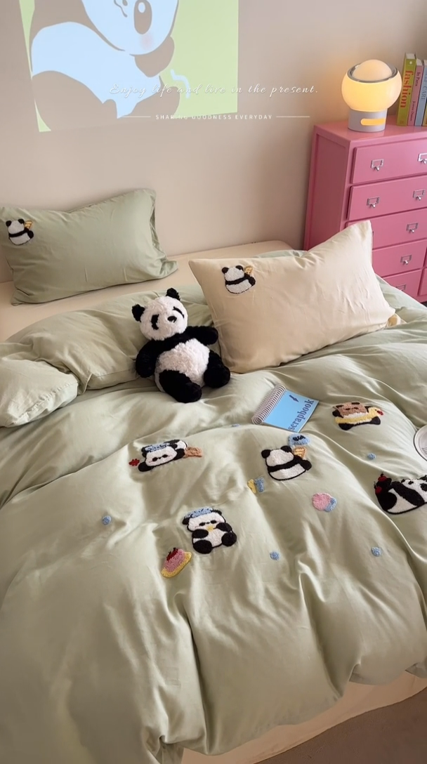 91家纺网 家纺一手货源 找家纺 TT.one 塔塔家居 2025新款全棉双层纱毛巾绣萌宠系列四件套 福气团团