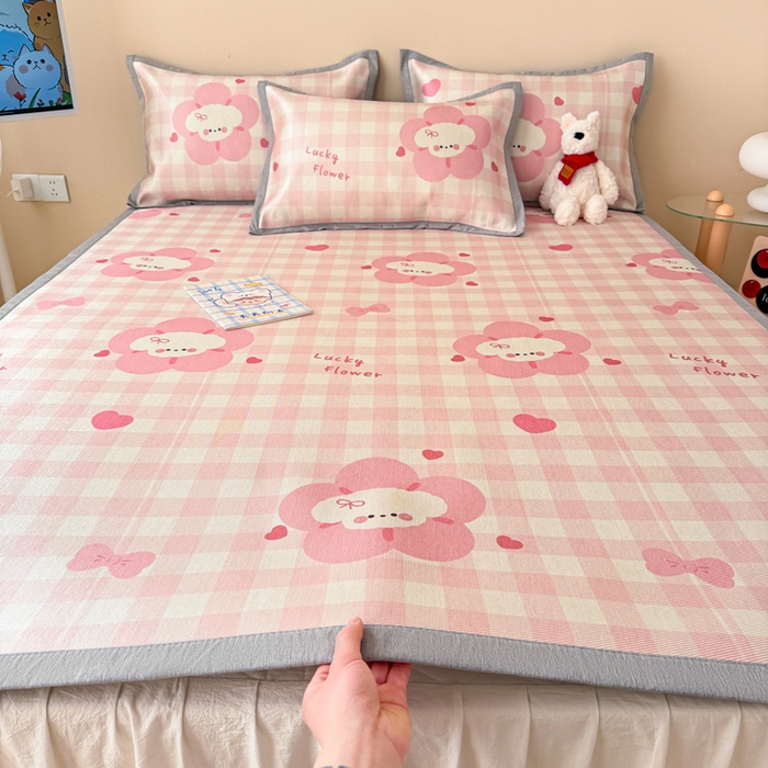 91家纺网 家纺一手货源 找家纺 典曼家纺 2025春夏新款250D冰丝宽边圆网冰丝凉席席子 花开狗狗