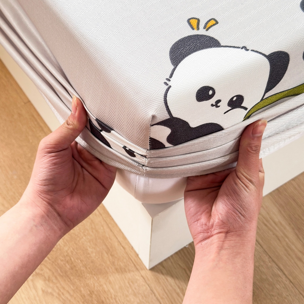 91家纺网 家纺一手货源 找家纺 乐居家纺 2025新款亲肤舒适活性印染水洗冰丝床笠 熊猫-灰