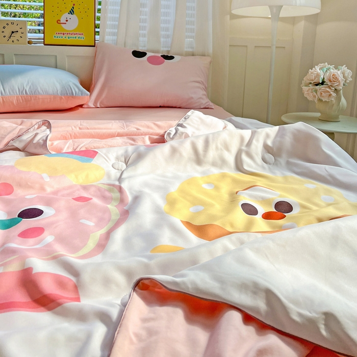 91家纺网 家纺一手货源 找家纺 海岛哥哥 2025新款水洗棉大版卡通夏被 小小甜甜圈