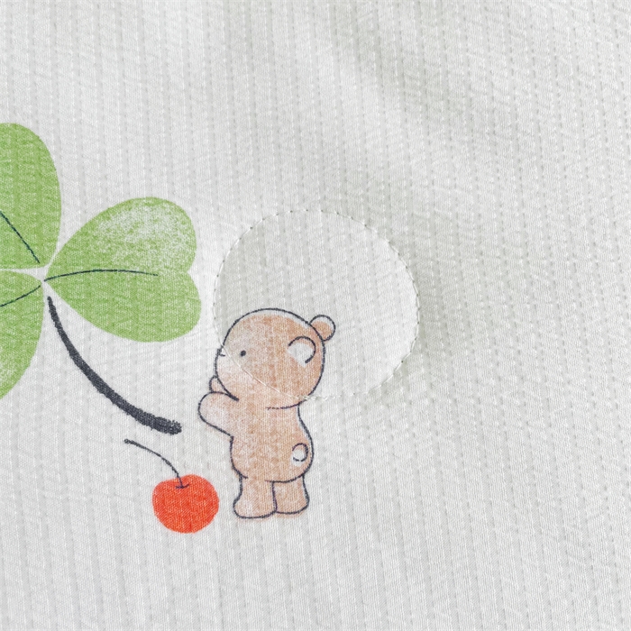 91家纺网 家纺一手货源 找家纺 南北家居 2025新款亲肤泡泡棉提花夏被 三叶草