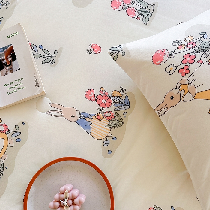 91家纺网 家纺一手货源 找家纺 麦伦家居 2025新款云柔针织棉大豆夏凉被 花丛小兔