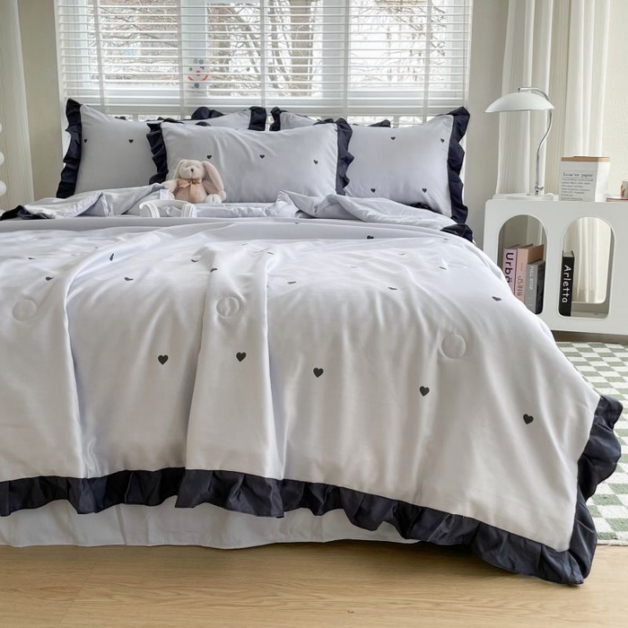 91家纺网 家纺一手货源 找家纺 绣女坊  2025新款水洗天丝夏被四件套 银色爱心