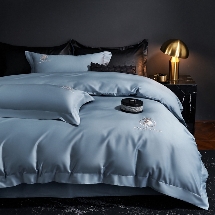 91家纺网 家纺一手货源 找家纺 沃尔居 2025新款全棉纯棉长绒棉四件套刺绣绣花纯色贡缎床笠款高端礼盒装 萨尔夫人-蓝灰