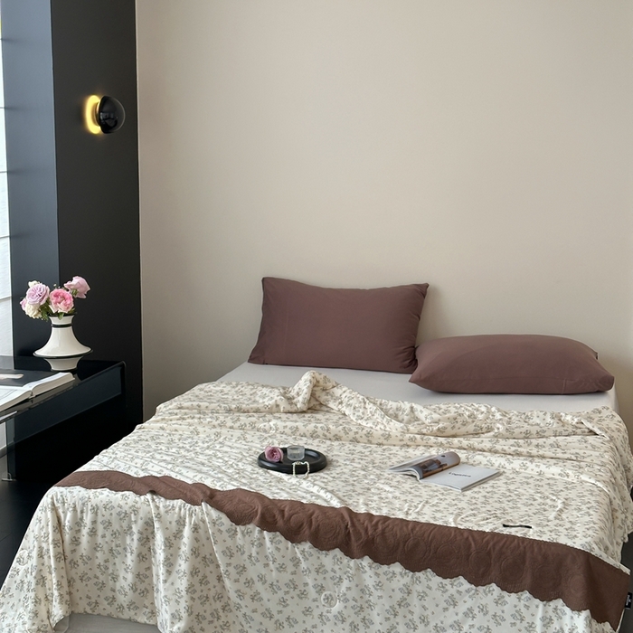 91家纺网 家纺一手货源 找家纺 （总）觅糖  2025新款春夏款法式蕾丝针织大豆夏被