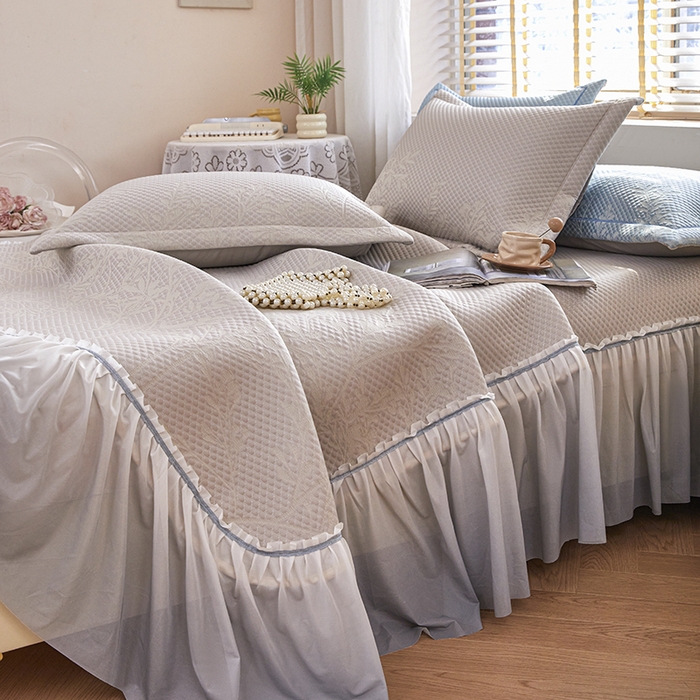 91家纺网 家纺一手货源 找家纺 桂雅居 2025春夏新款高分子凉席三件套床裙款 优雅灰