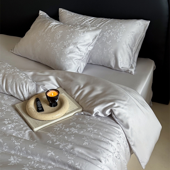 91家纺网 家纺一手货源 找家纺 FORTWO2025新款60支兰精天丝浮雕提花四件套		 慕光