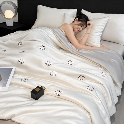 91家纺网 家纺一手货源 找家纺 （总）无界 2025新款B类水洗真丝绣花夏被系列-秘境