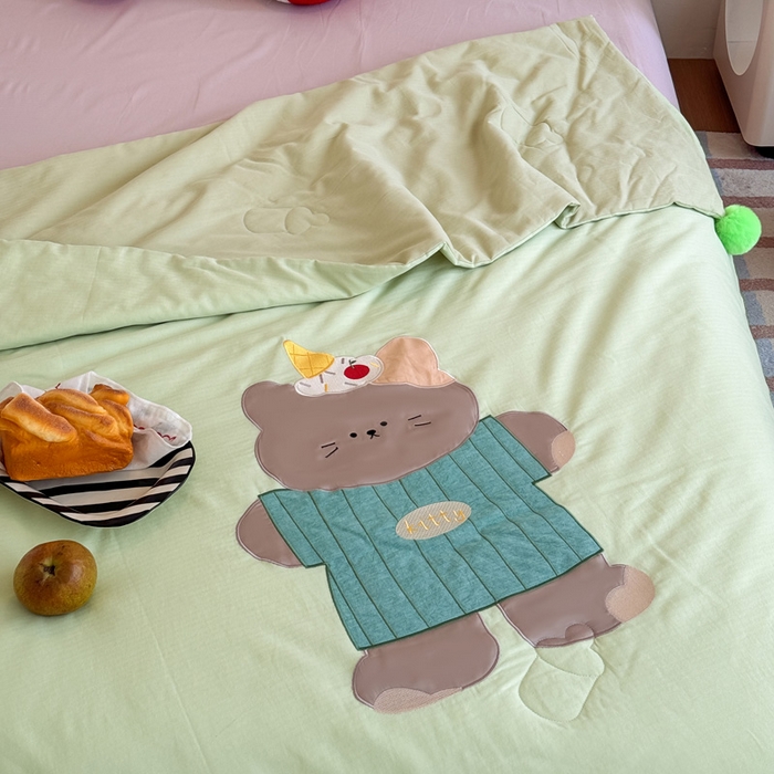 91家纺网 家纺一手货源 找家纺 喜多兔2025新款高精密人字棉贴布绣奶里奶气夏被夏凉被 绿色奶气小猫