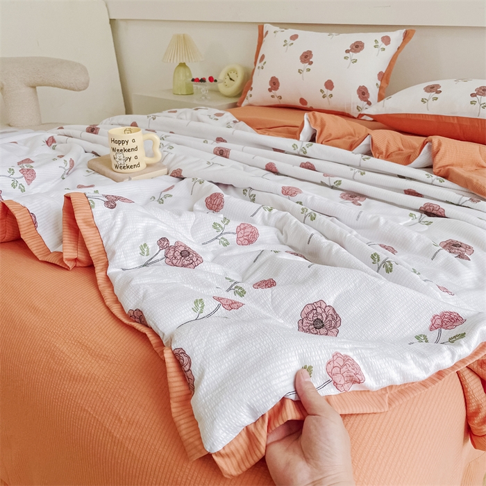 91家纺网 家纺一手货源 找家纺 南北家居 2025新款亲肤泡泡棉提花夏被 俏佳人