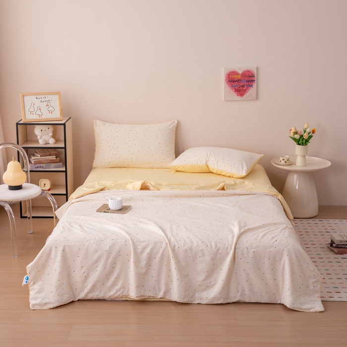 91家纺网 家纺一手货源 找家纺 南北家居 2025新款针织棉双层纱夏被四件套 晨露波点