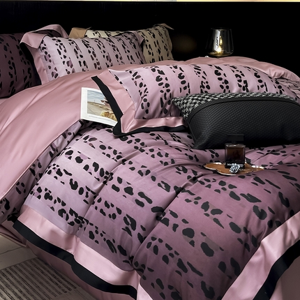 91家纺网 家纺一手货源 找家纺 乔力卡沃2025高端轻奢新品A类100支天丝棉夹棉床盖床笠四件套全棉纯棉床单加厚高端数码印花长绒棉床上用品  伊素