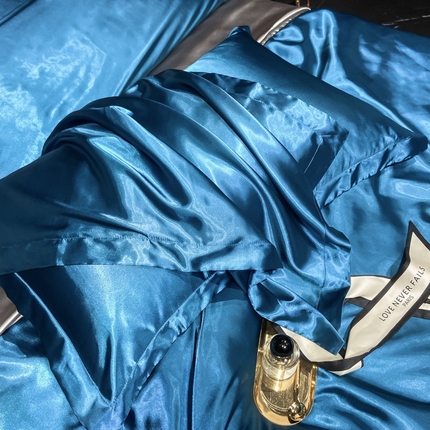 91家纺网 家纺一手货源 找家纺 【蒂梵熙家纺】枕套 2025新款夏季高端枕巾轻奢丝滑裸睡丝绸床垫保护套 冰丝豹纹水洗真丝天丝枕头套