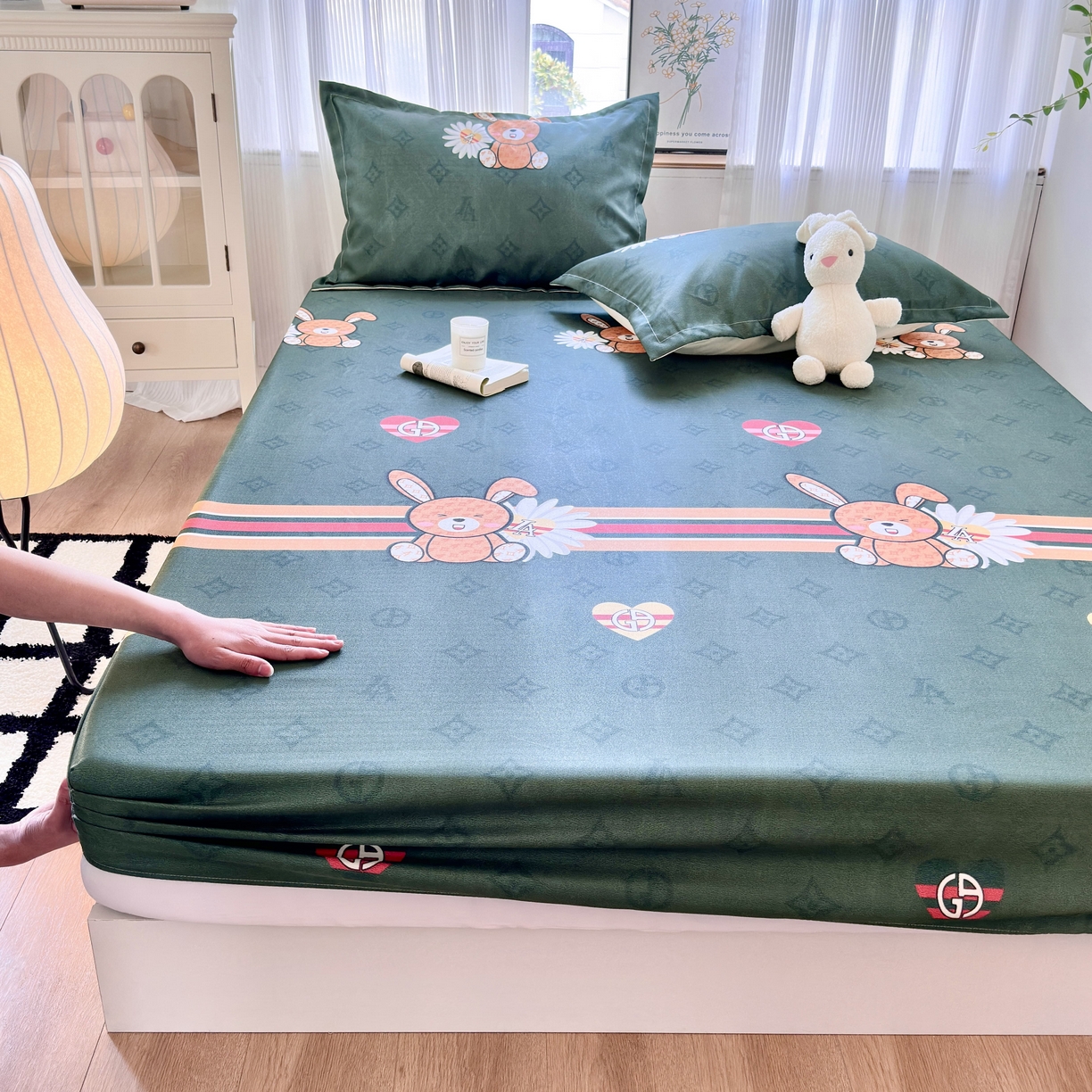 91家纺网 家纺一手货源 找家纺 乐居家纺 2025新款亲肤舒适活性印染水洗冰丝床笠 米妮兔-绿