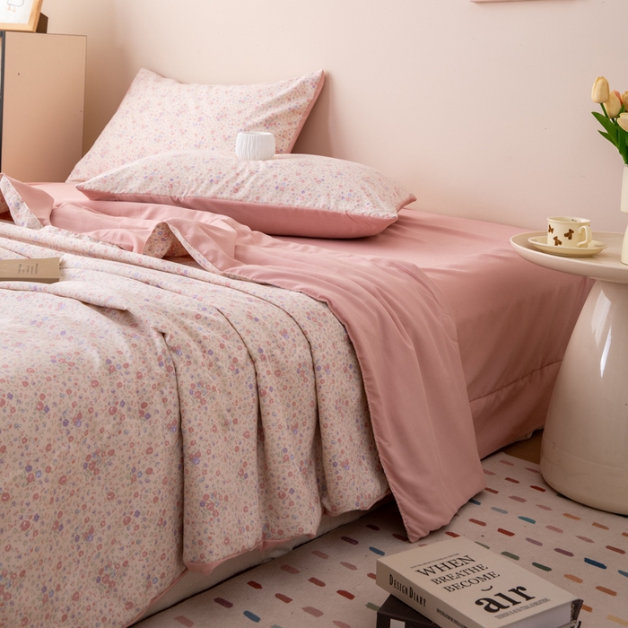 91家纺网 家纺一手货源 找家纺 南北家居 2025新款针织棉双层纱夏被四件套 樱落