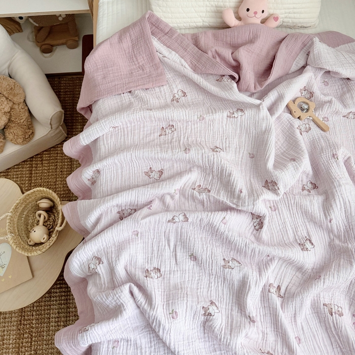 91家纺网 家纺一手货源 找家纺 BOSS 2025新款全棉纯棉皱皱纱儿童盖毯夏被  幼儿园夏被夏凉被空调被 桃桃兔