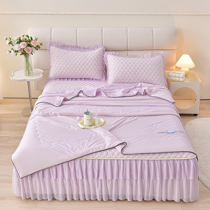 91家纺网 家纺一手货源 找家纺 畅畅家纺 2025新款夏季凉感丝足球花纯色凉席夏被四件套 足球花-魅紫