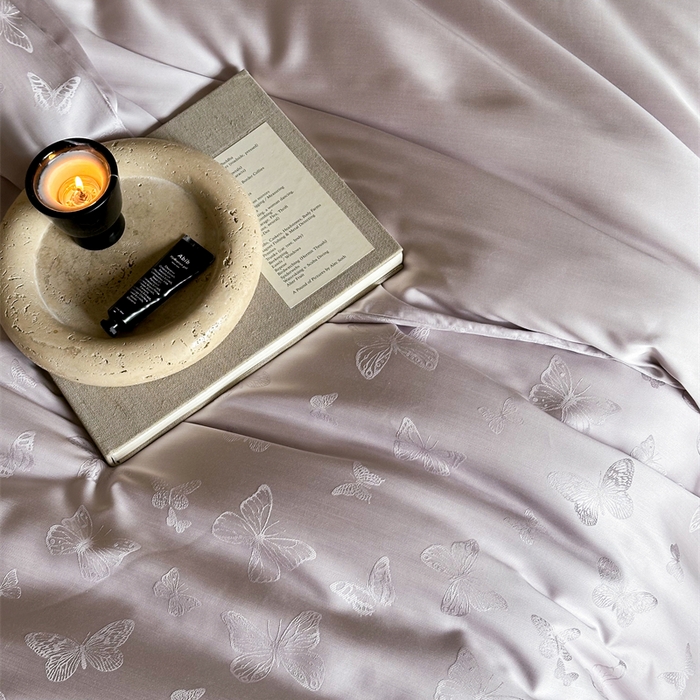 91家纺网 家纺一手货源 找家纺 FORTWO2025新款60支兰精天丝浮雕提花四件套		 云渺-紫