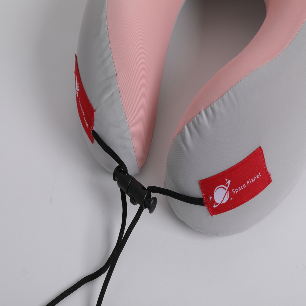 91家纺网 家纺一手货源 找家纺 其乐枕芯 2025新款凉感冰丝U型大头护颈枕枕头枕芯 桃花粉29*30cm/只