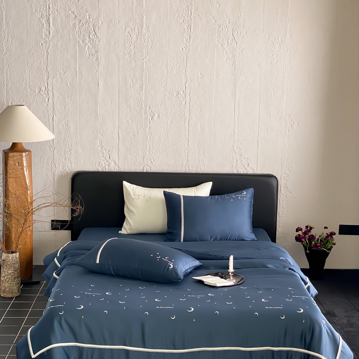 91家纺网 家纺一手货源 找家纺 MIU缪家居 2025春夏新款60支兰精天丝四件套-永夜星河 永夜星河-璀璨蓝