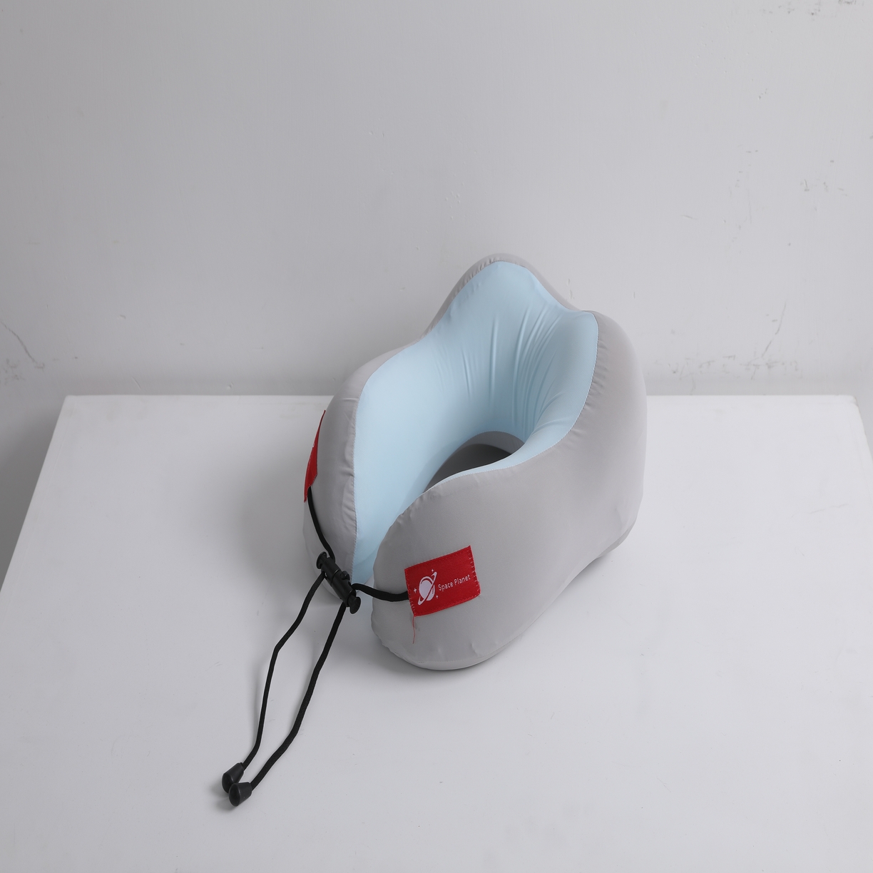 91家纺网 家纺一手货源 找家纺 其乐枕芯 2025新款凉感冰丝U型大头护颈枕枕头枕芯 天空蓝29*30cm/只