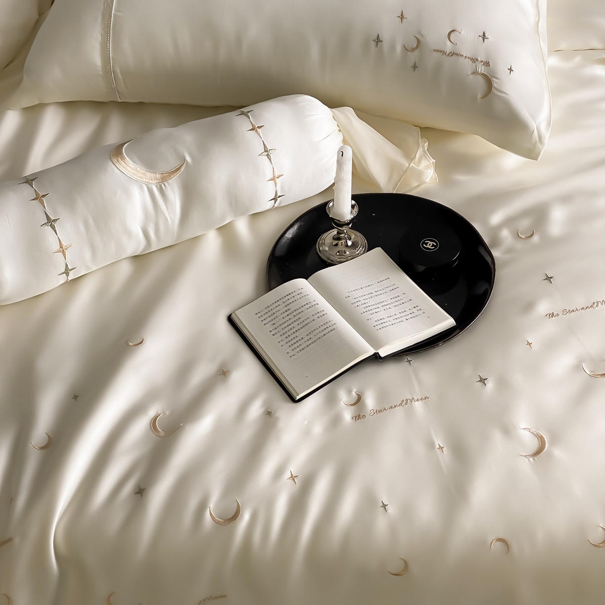 91家纺网 家纺一手货源 找家纺 MIU缪家居 2025春夏新款60支兰精天丝四件套-永夜星河 永夜星河-极光白