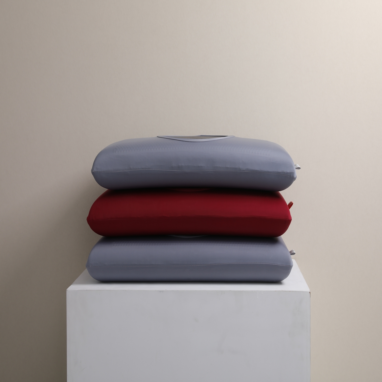 91家纺网 家纺一手货源 找家纺 其乐枕芯 2025新款凉感冰丝U型大头护颈枕枕头枕芯 岩石灰29*30cm/只(礼盒装)