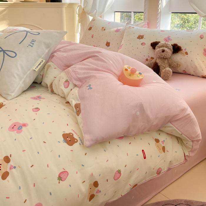91家纺网 家纺一手货源 找家纺 Sweet dreams甜梦 2025新款全棉纯棉小清新卡通被套单品单被套被套单件 草莓小兔
