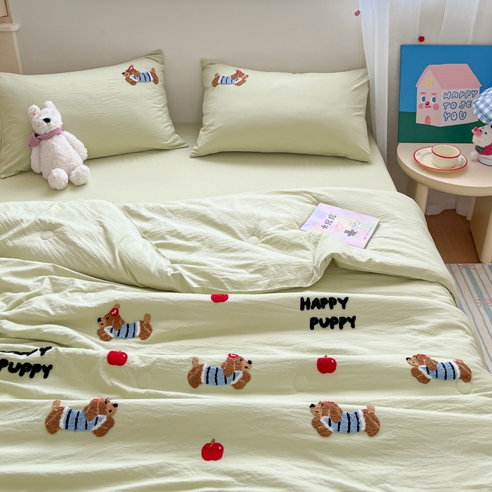 91家纺网 家纺一手货源 找家纺 Sweet dreams甜梦 2025新款毛巾绣夏被夏凉被空调被四件套 果绿小狗