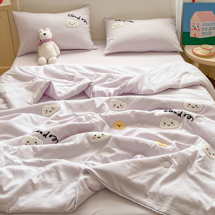 91家纺网 家纺一手货源 找家纺 Sweet dreams甜梦 2025新款毛巾绣夏被夏凉被空调被四件套 紫云朵