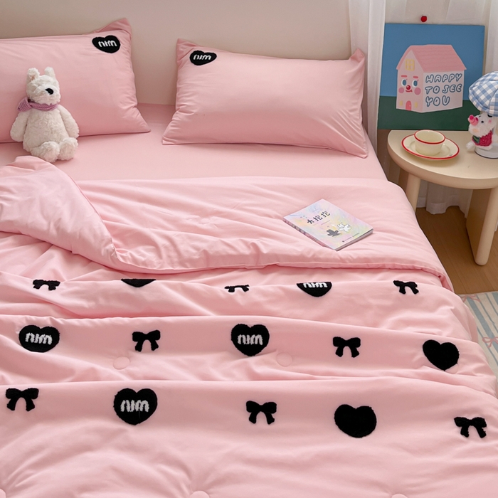 91家纺网 家纺一手货源 找家纺 Sweet dreams甜梦 2025新款毛巾绣夏被夏凉被空调被四件套 粉MIU