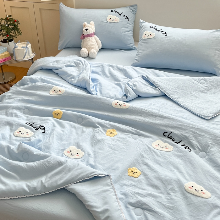 91家纺网 家纺一手货源 找家纺 Sweet dreams甜梦 2025新款毛巾绣夏被夏凉被空调被四件套 蓝色云朵