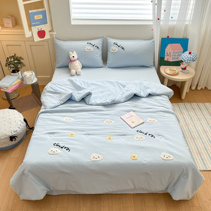 91家纺网 家纺一手货源 找家纺 Sweet dreams甜梦 2025新款毛巾绣夏被夏凉被空调被四件套 蓝色云朵