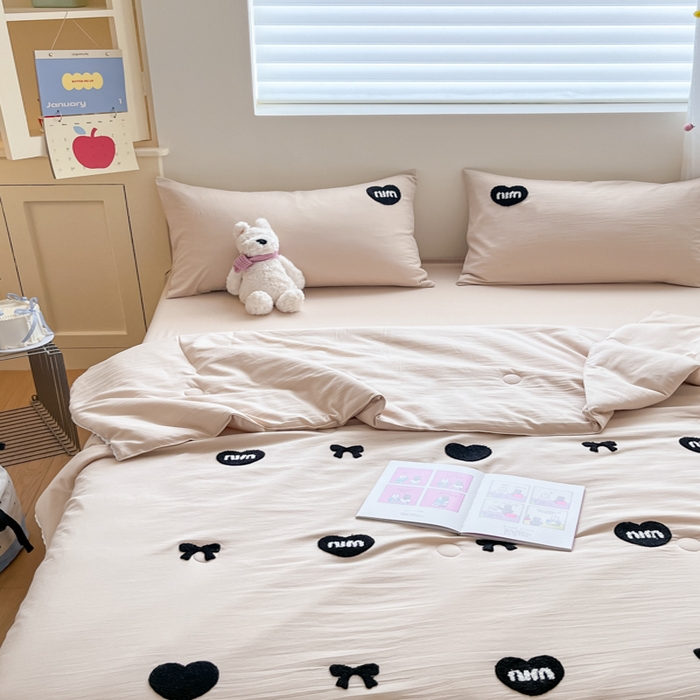 91家纺网 家纺一手货源 找家纺 Sweet dreams甜梦 2025新款毛巾绣夏被夏凉被空调被四件套 浅咖MIU