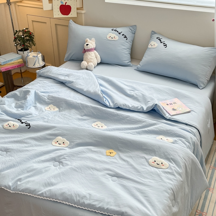 91家纺网 家纺一手货源 找家纺 Sweet dreams甜梦 2025新款毛巾绣夏被夏凉被空调被四件套 蓝色云朵