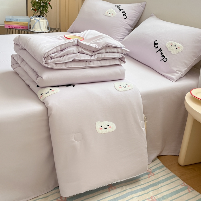 91家纺网 家纺一手货源 找家纺 Sweet dreams甜梦 2025新款毛巾绣夏被夏凉被空调被四件套 紫云朵