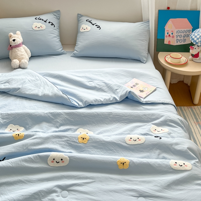 91家纺网 家纺一手货源 找家纺 Sweet dreams甜梦 2025新款毛巾绣夏被夏凉被空调被四件套 蓝色云朵